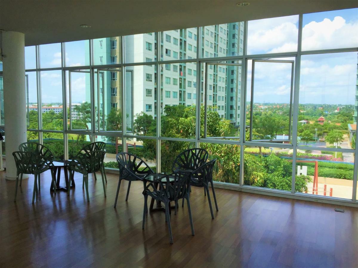 Cosy Lumpini Beachfront One Bedroom Jomtein Praia de Jomtien Exterior foto