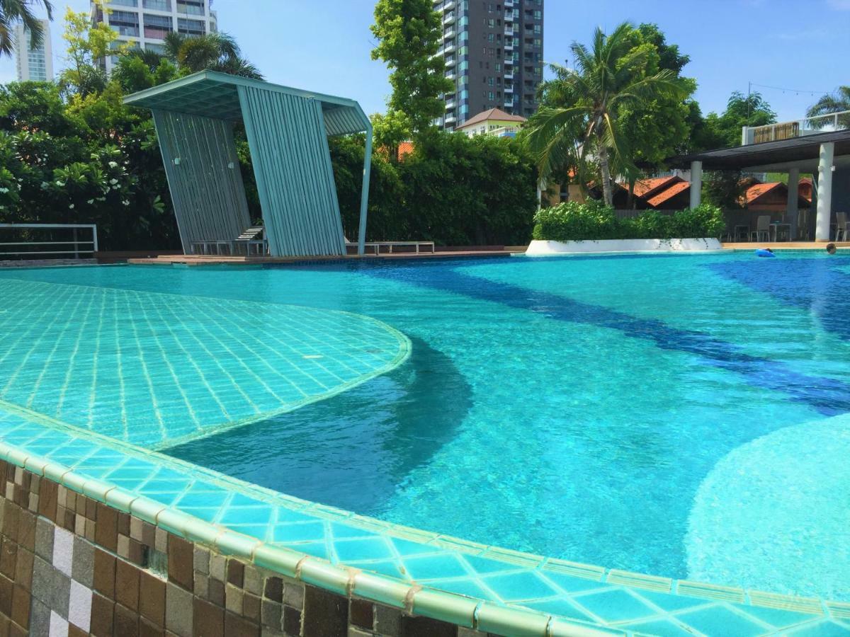 Cosy Lumpini Beachfront One Bedroom Jomtein Praia de Jomtien Exterior foto