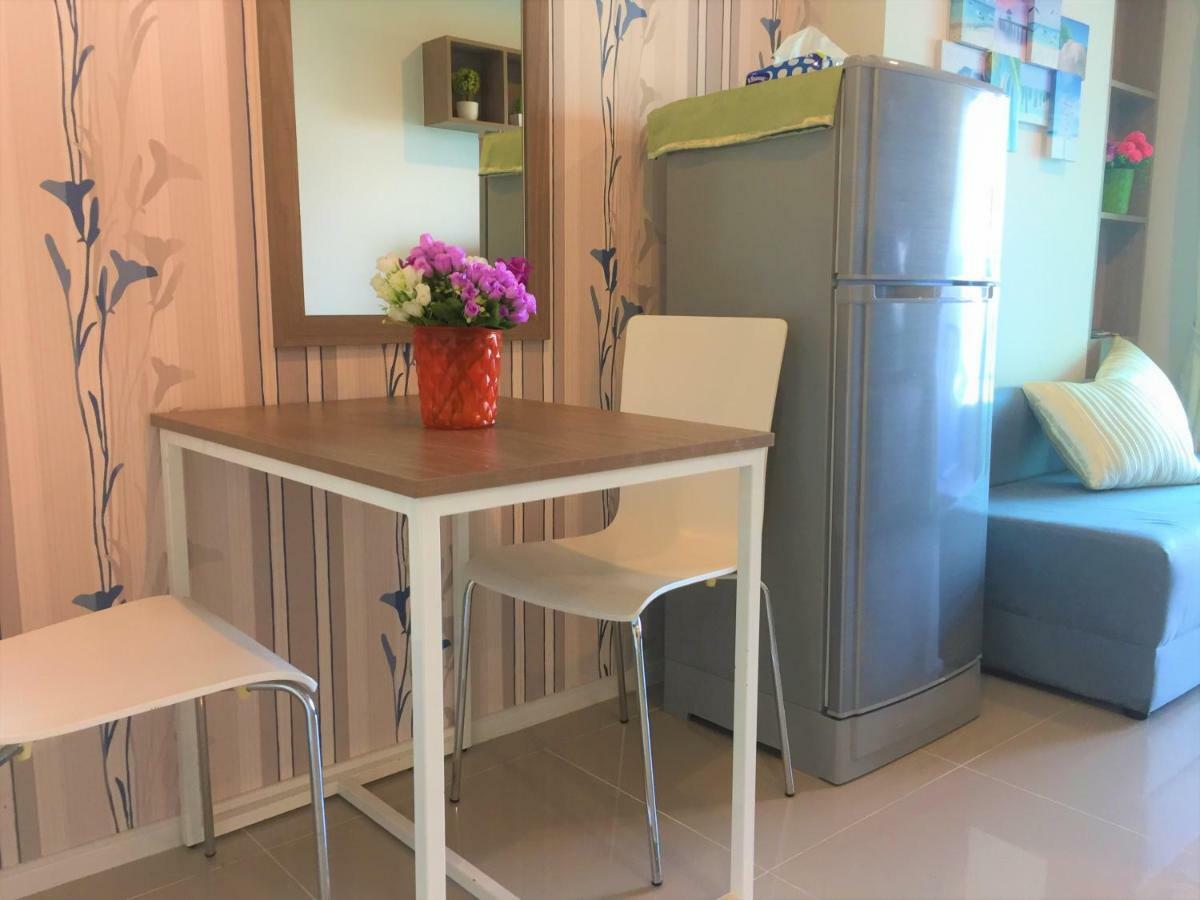 Cosy Lumpini Beachfront One Bedroom Jomtein Praia de Jomtien Exterior foto